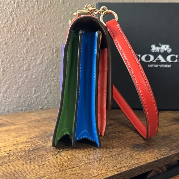 Coach Klare Crossbody Bag in Blocked Signature Canvas. - Picture 4 of 10